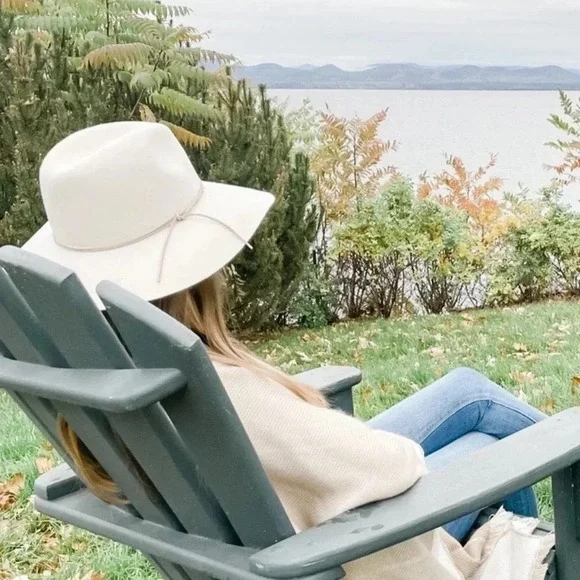 Beige felt hat - Picture 11 of 13